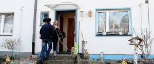 phase4-art01-visual-large_Hauptartikel Energieeffizienz-Experten untersuchen den energetischen Zustand eines Hauses
